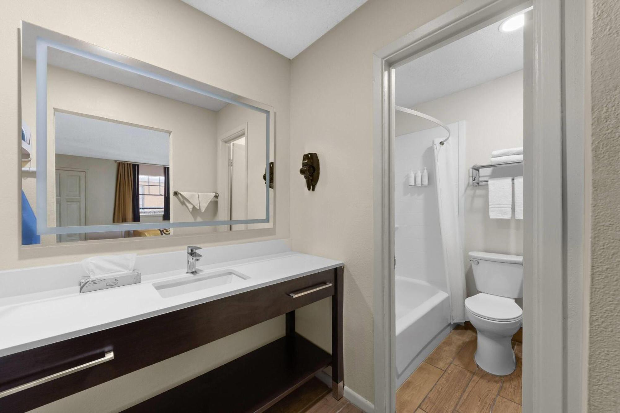 Hotel Super 8 By Wyndham Nowy Orlean Zewnętrze zdjęcie